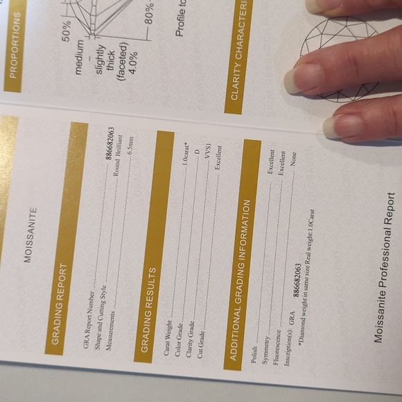 Moissanite pink heart necklace in case with GRA report and cleaning cloth - Picture 10 of 11